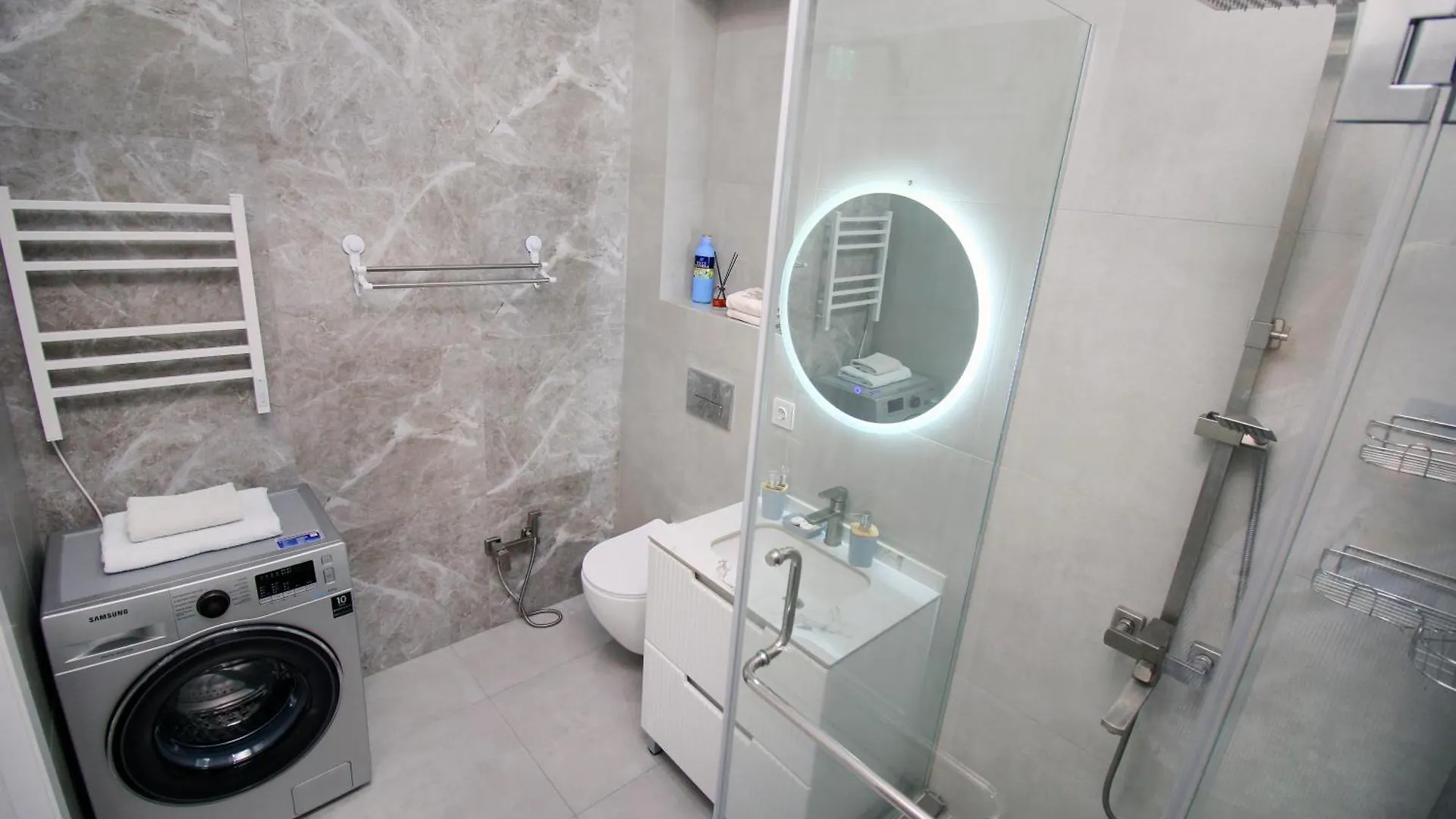 Вид На Горы! 3-Комнаты 2-Спальни Apartments Comfort City Almaty Kazakhstan