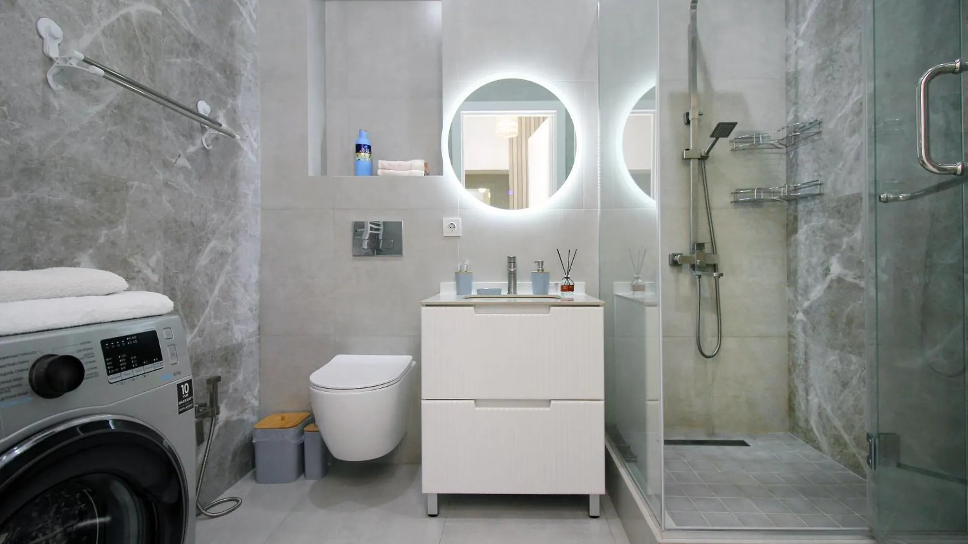 Вид На Горы! 3-Комнаты 2-Спальни Apartments Comfort City Almaty Kazakhstan