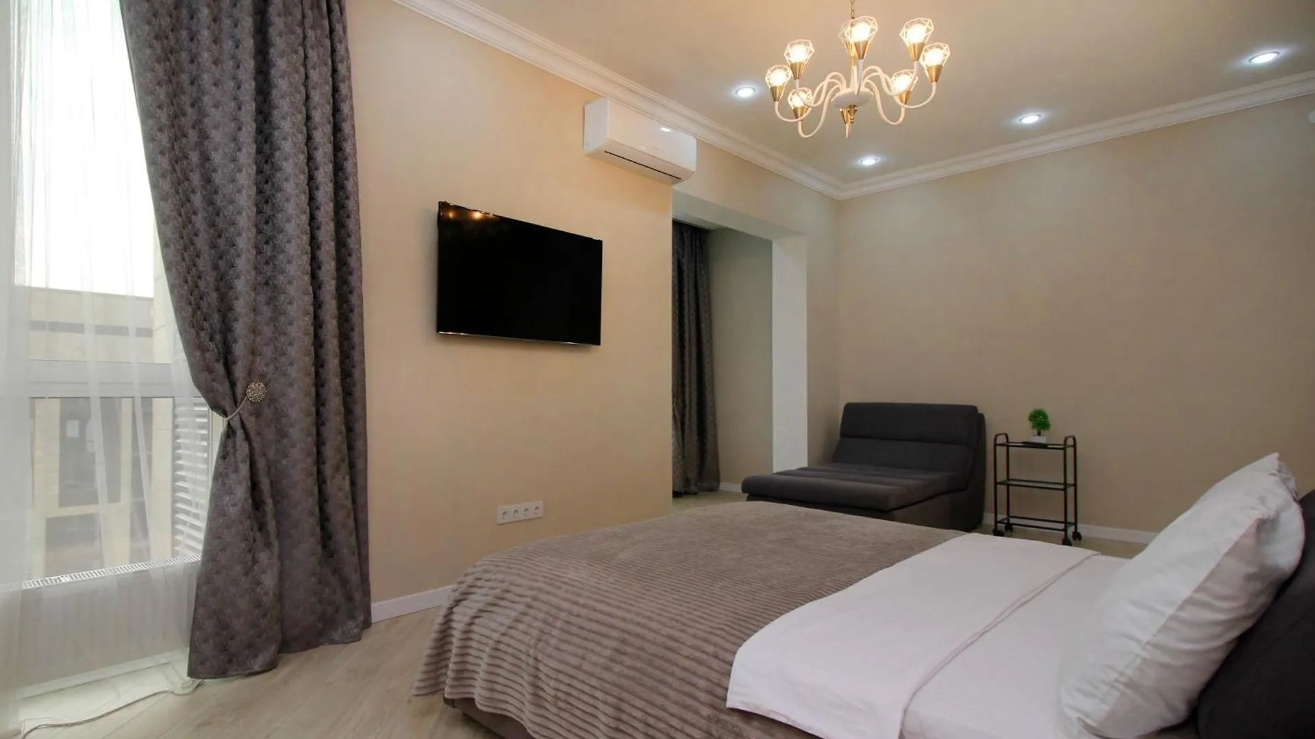 Вид На Горы! 3-Комнаты 2-Спальни Apartments Comfort City Almaty Kazakhstan