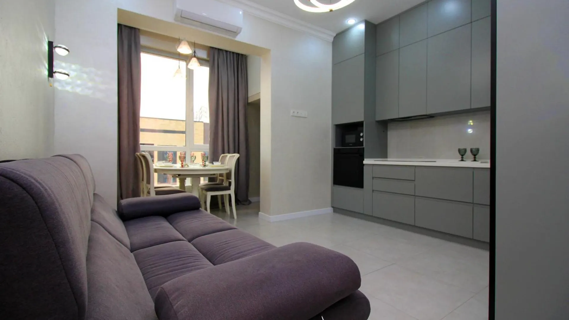 Вид На Горы! 3-Комнаты 2-Спальни Apartments Comfort City Almaty